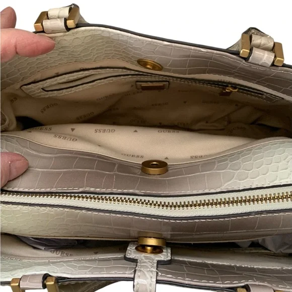 *NWOT* GUESS G James Girlfriend Beige Ombre Crocodile Embossed Satchel - Picture 8 of 12